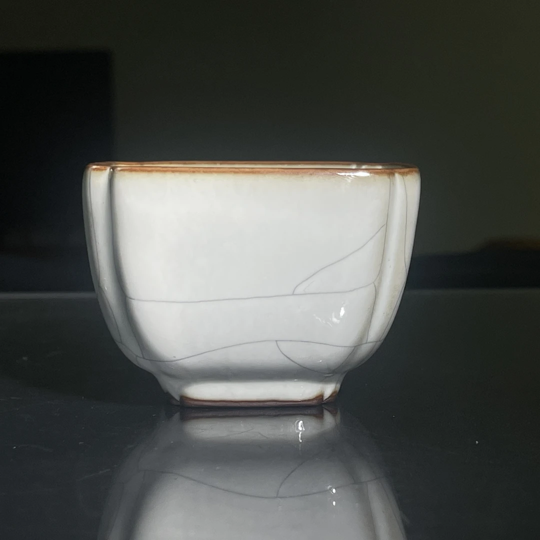 陶瓷冰裂纹米黄釉主人杯品茗杯四方杯功夫茶杯龙泉传世哥窑方圆杯