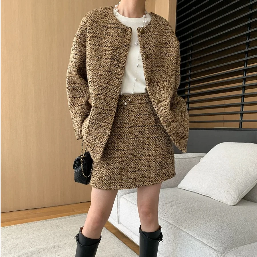 高级感气质女神范粗花呢小香风外套冬裙套装老钱两件套新款洋气