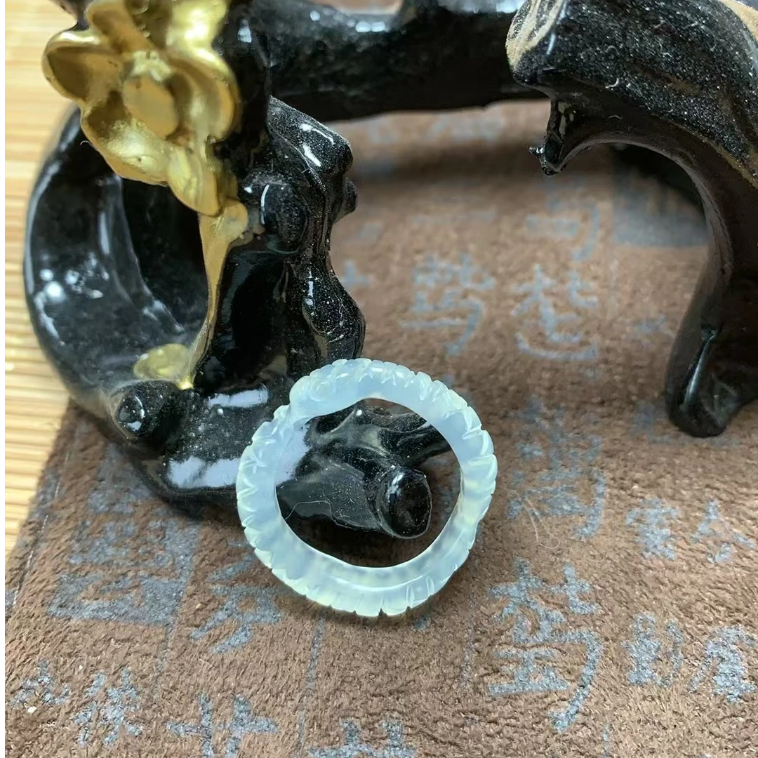 天然岫玉白冰蛇戒