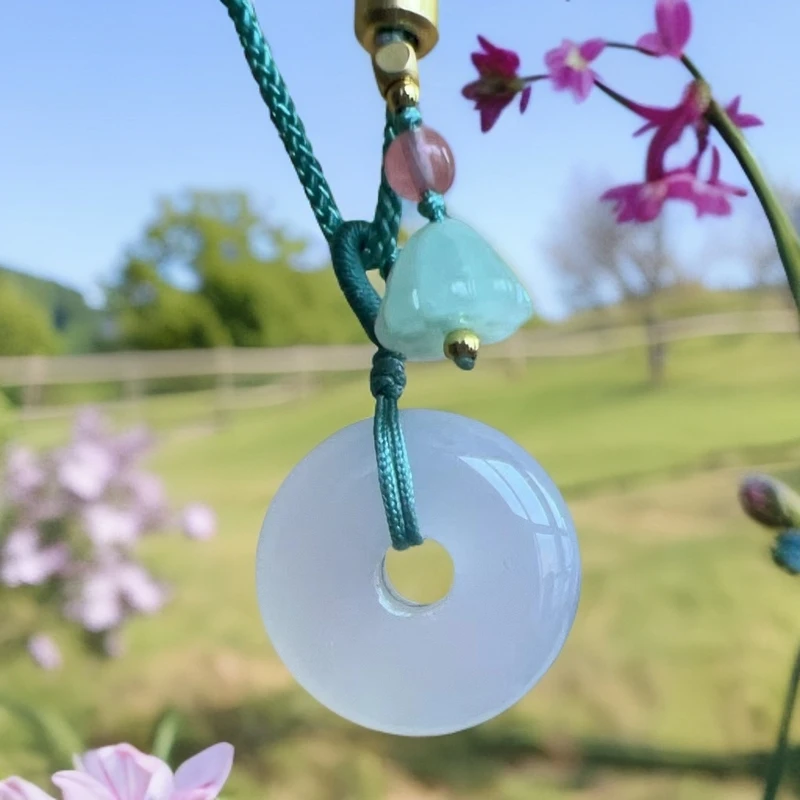 天然玛瑙平安扣项链白色