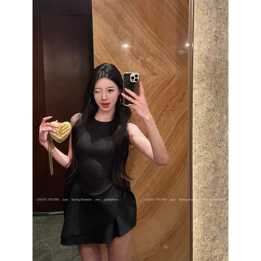LIBAIYI  超绝版型小黑裙/不规则剪裁设计感收腰花苞连衣裙1110