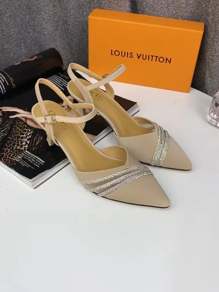 QMS1024-2417 香槟色  春夏时尚气质百搭尖头细跟女士包头凉鞋