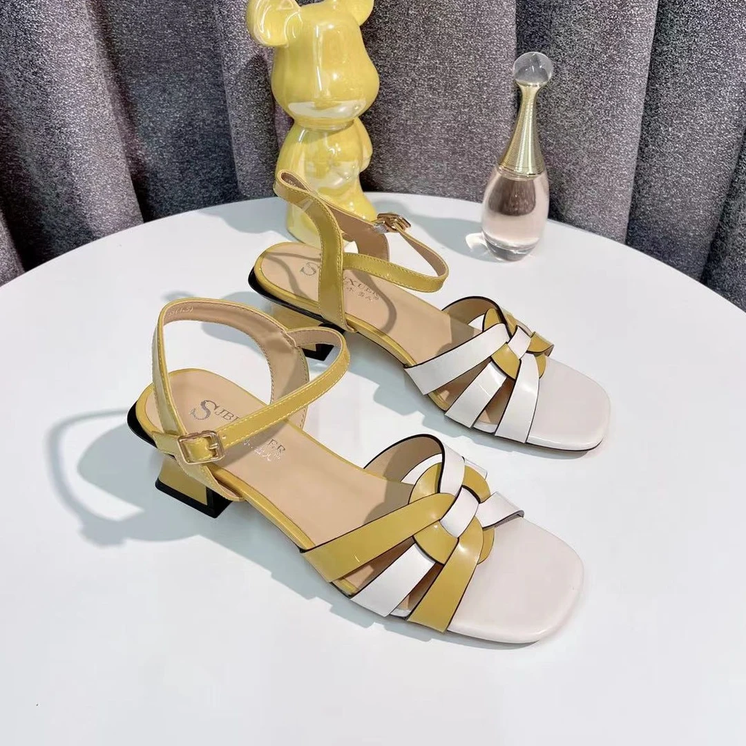 CL8470  米黄  夏季新款一字带粗跟时尚方头女士凉鞋