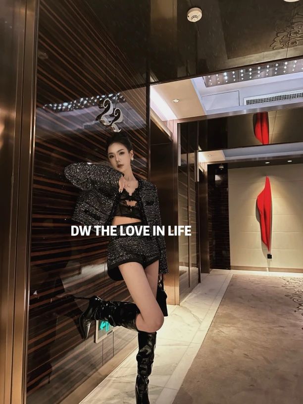 24AW//DW 高定暗夜流星重工水晶钉珠外套