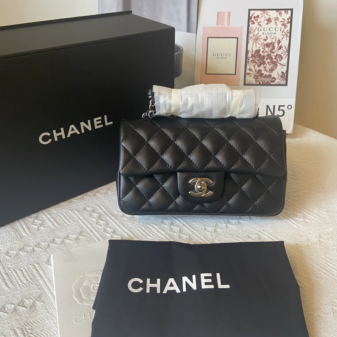 全新未使用 Chanel/香奈儿  黑银cf大mini芯片款