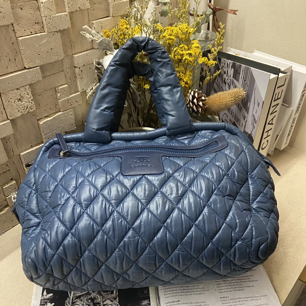 99新 Chanel/香奈儿 湖蓝色羽绒手提包