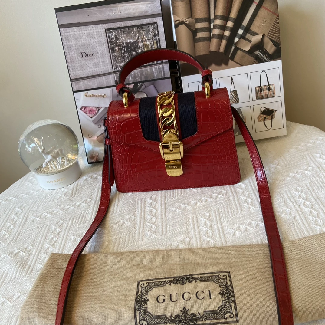 99新 GUCCI/古驰 sylvie红色塞尔维亚稀有皮小号