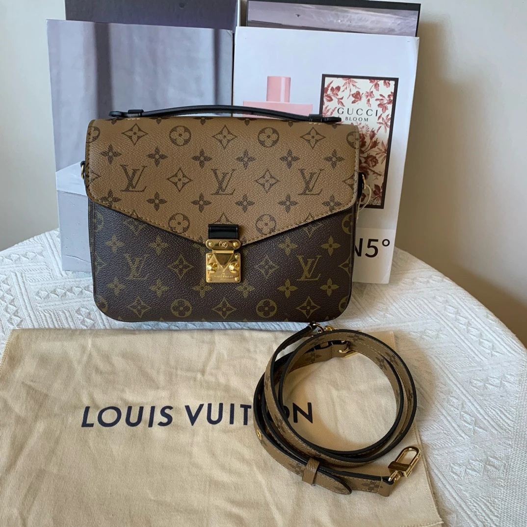 99新 LouisVuitton/路易威登 拼色邮差 芯片款