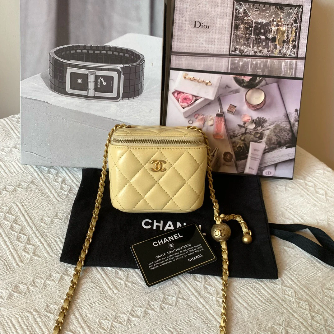 99新 Chanel/香奈儿 Chanel香奈儿小鸡黄金球盒子包