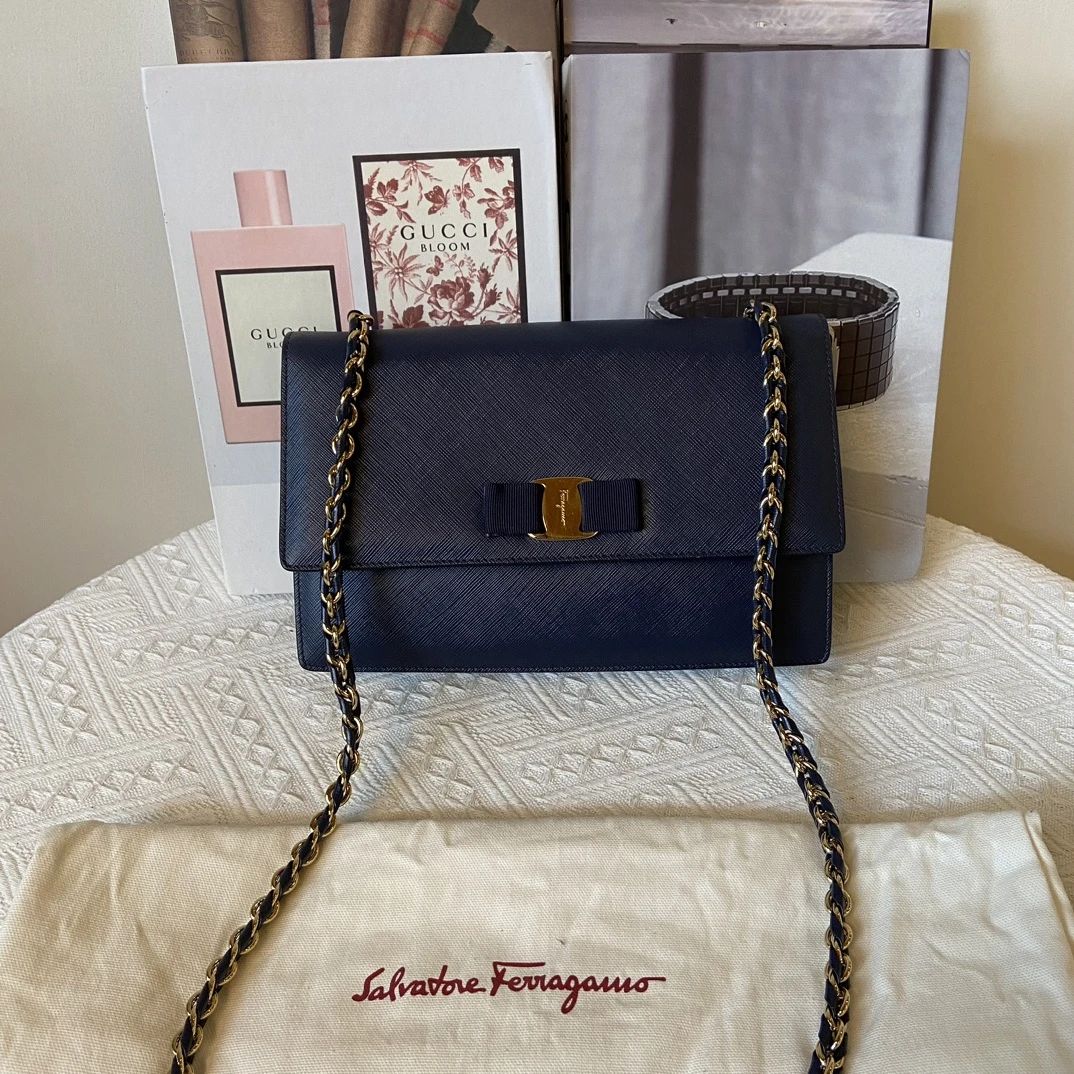 95新 FERRAGAMO/菲拉格慕 vara 中号经典蝴蝶结链条包