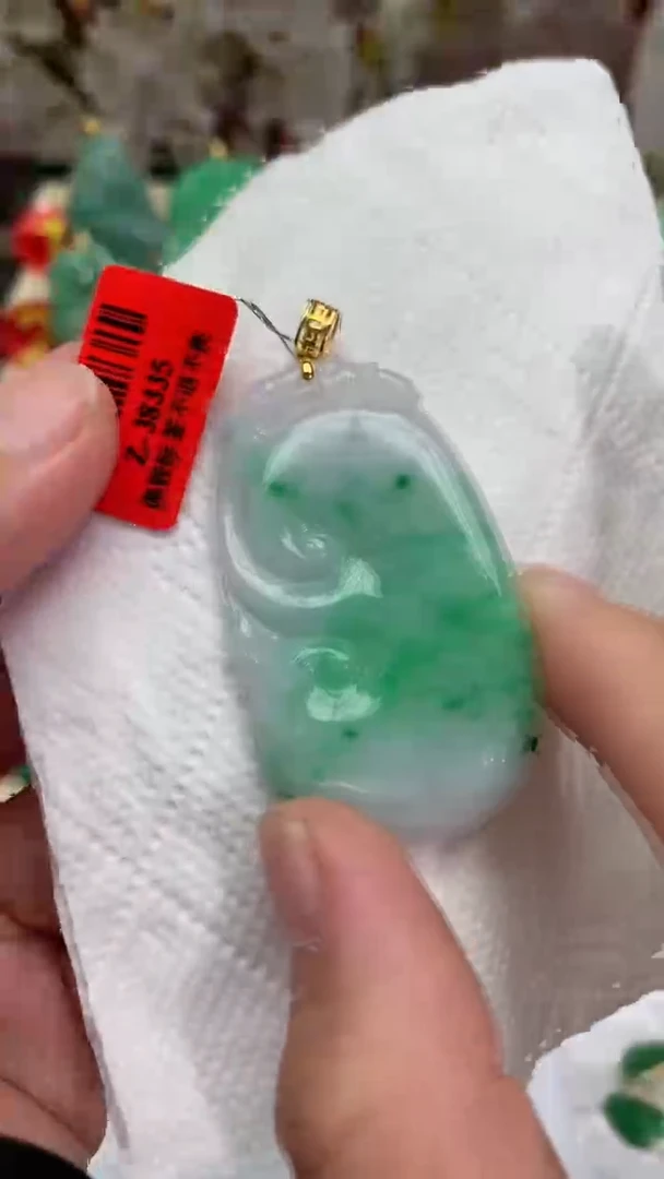 【闪购商品】翡翠吊坠(不含链)18K金镶嵌挂件