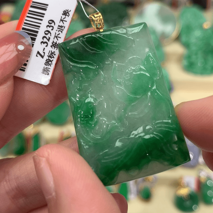 翡翠吊坠(不含链)18K金镶嵌