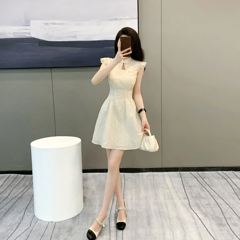 新中式国风气质连衣裙女2025新款小众设计感小飞袖收腰改良旗袍裙