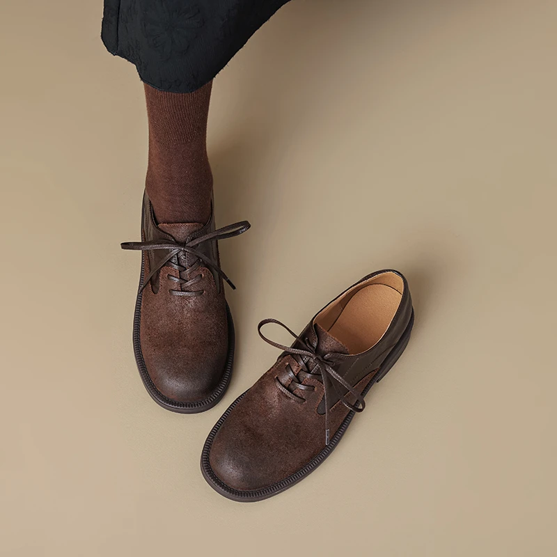 2024年春秋新款系带英伦风小皮鞋女复古百搭粗跟深口中跟棕色单鞋