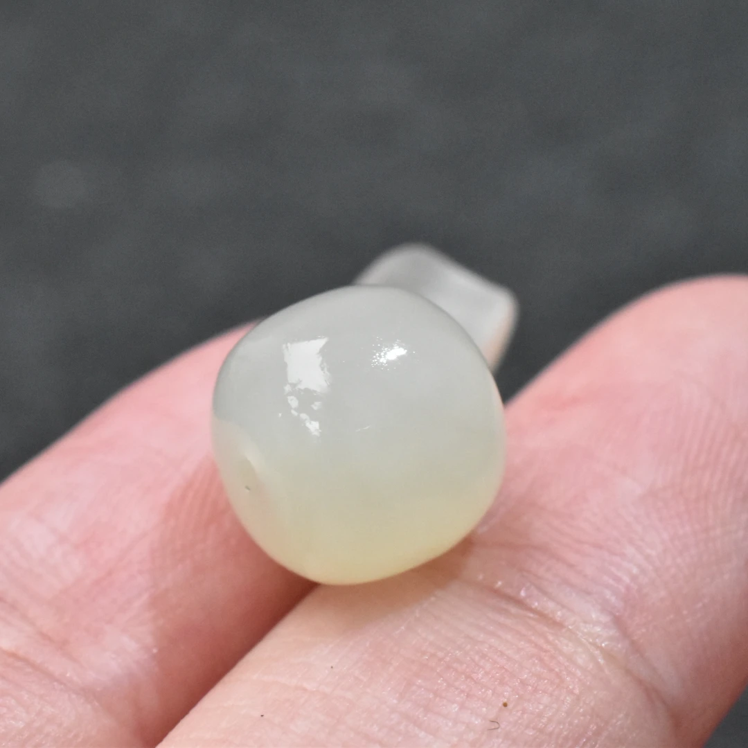 【一九珠宝】卡10mm*8mm和田玉哑光老型单珠  YJ7919