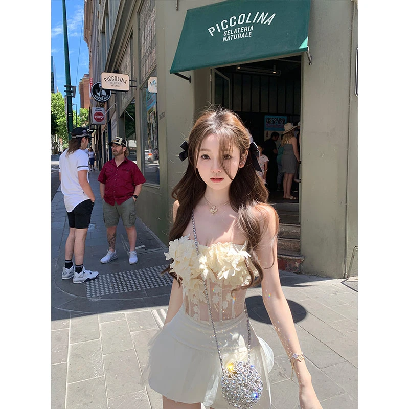 【巴黎初雪】法式纯欲风立体花朵设计感上衣小个子百搭短款半裙套装