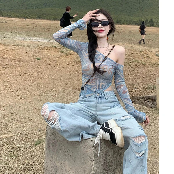 美式辣妹网纱印花防晒长袖T恤修身不规则露肩上衣+高腰破洞牛仔裤