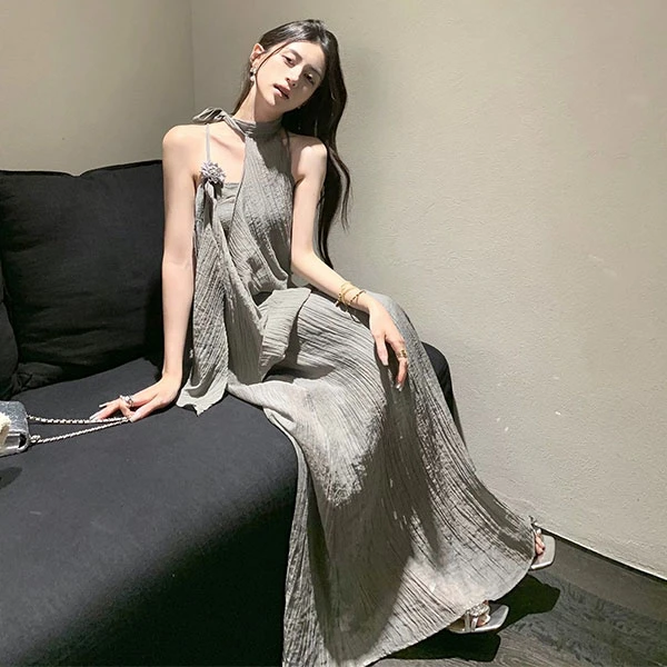 高级感冷淡系复古时尚性感挂脖露肩上衣不规则设计网纱吊带连衣裙