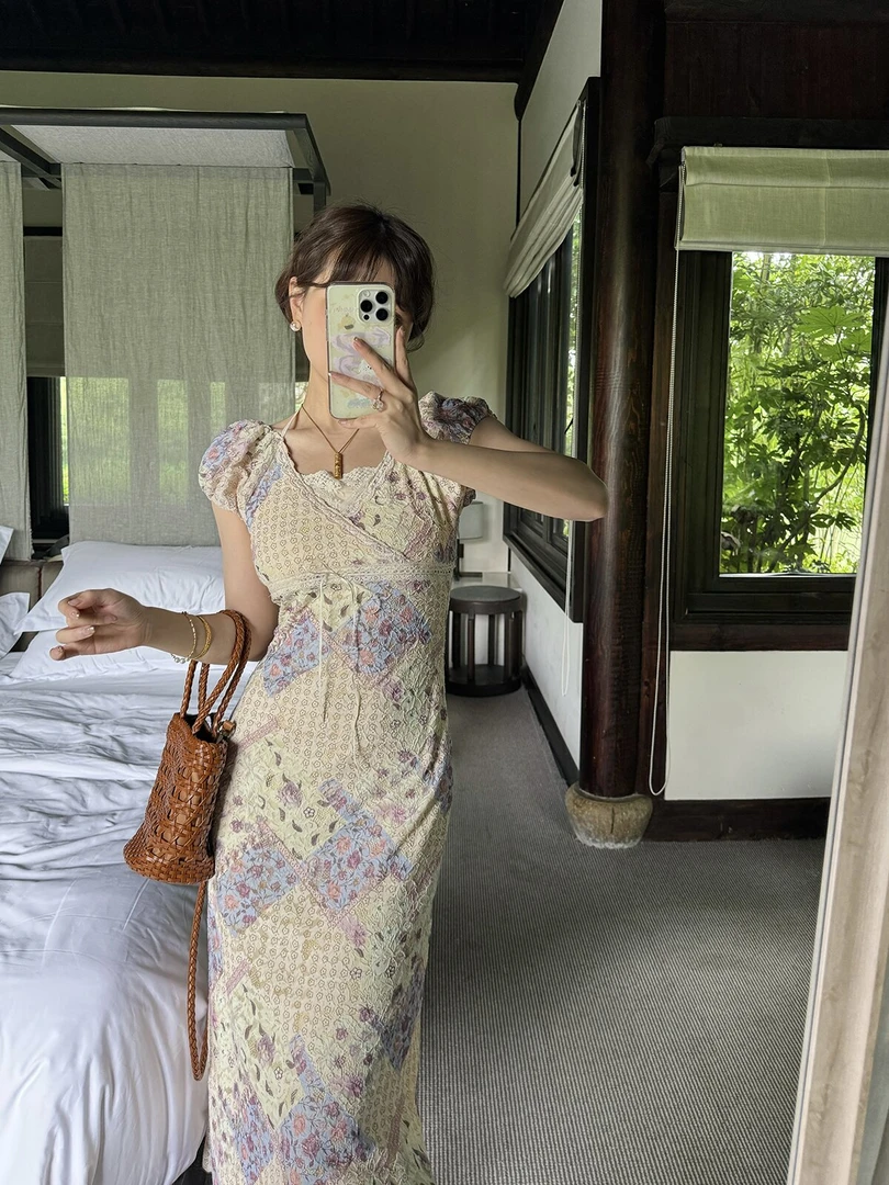 蕾英俊-月下繁花-夏季新款气质甜美复古印花方领连衣裙-JF4926