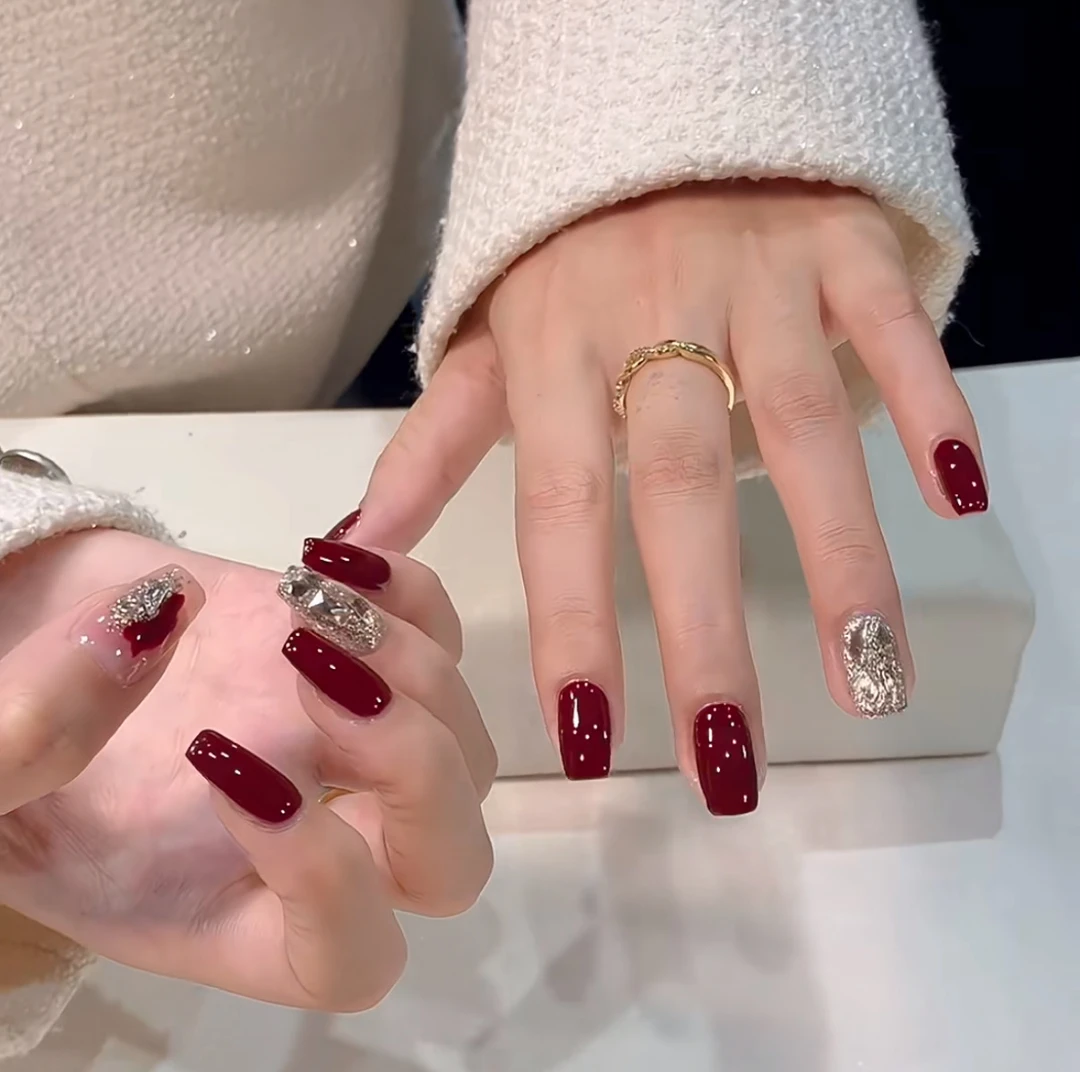 樱桃朗姆酒红色甲油胶2025年秋冬红色系车厘子红甲油胶美甲店专用