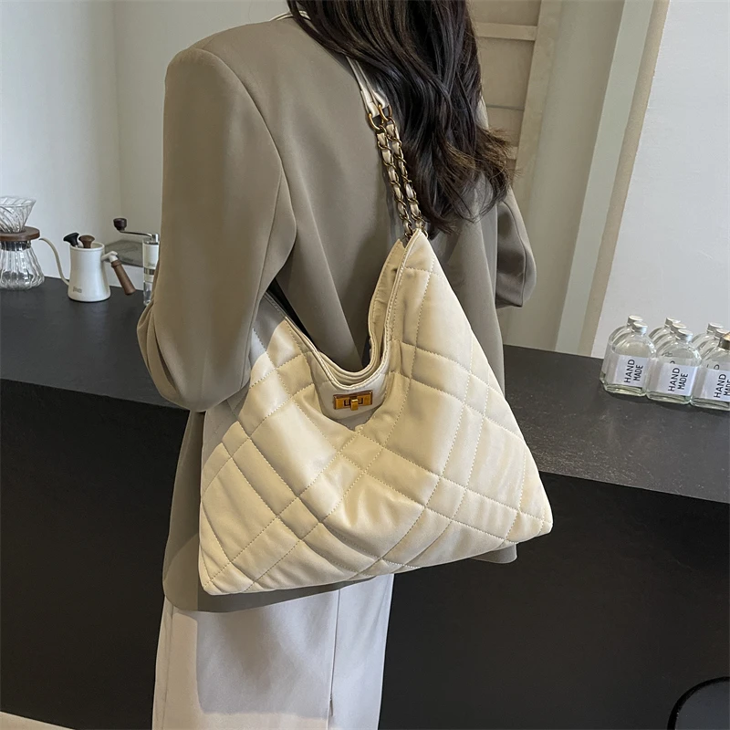 菱格绣线大容量包包女士2025春夏新款高级感洋气水桶包休闲托特包