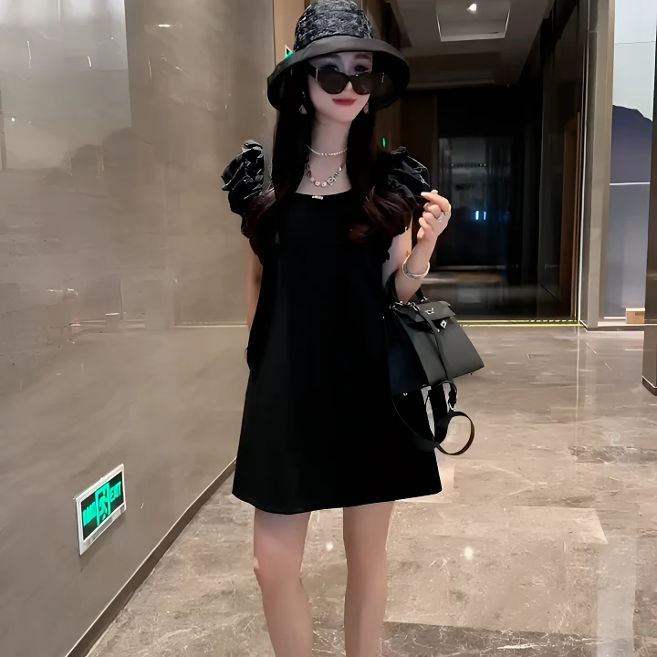 2024夏季行新款赫本风小黑裙时尚显瘦高级感气质收腰遮肉连衣裙