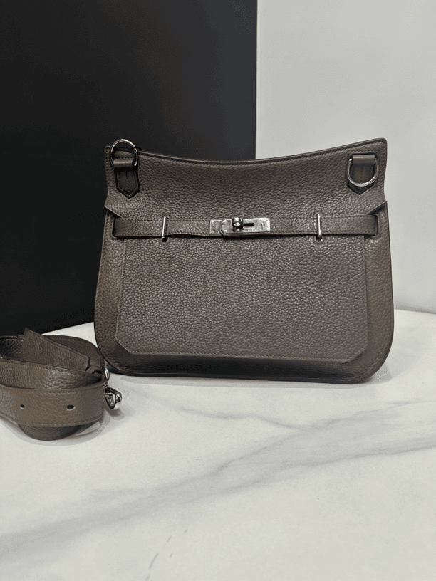 95新 Hermes/爱马仕 吉普赛包银扣框O刻26cm/0484070108