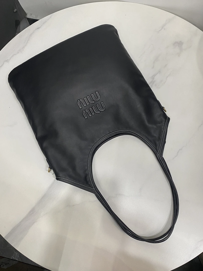 99新 MIU MIU/缪缪  hobo包34cm/JJ4110301