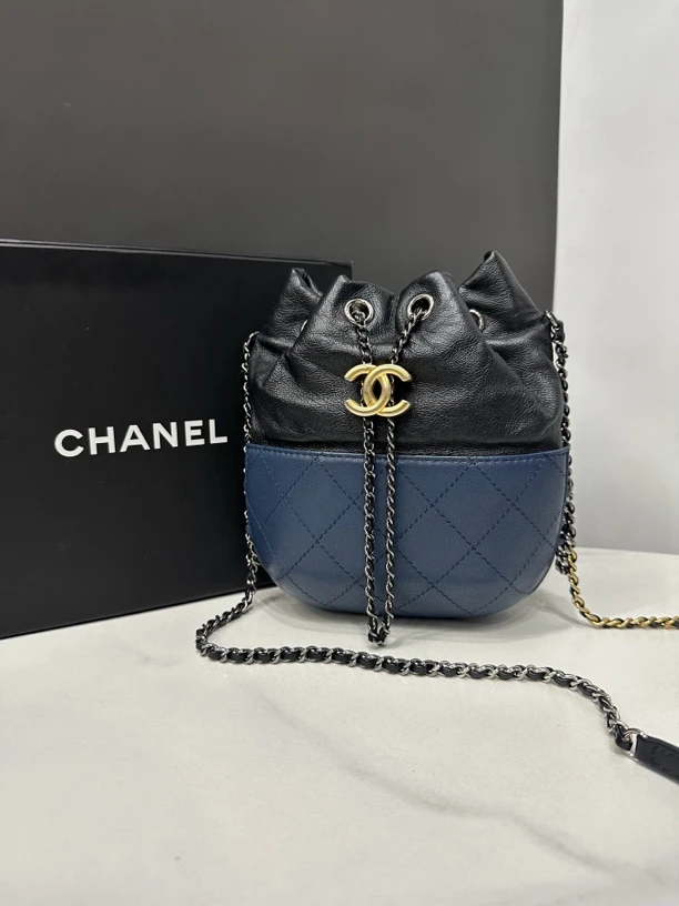 95新 Chanel/香奈儿 拼色甲壳虫抽绳水桶包26开25cm/JJ4080926