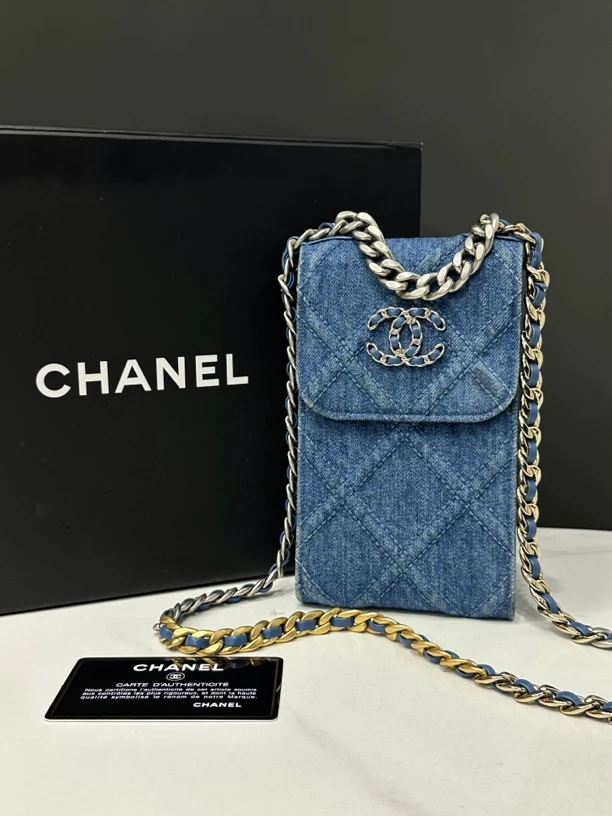 95新 Chanel/香奈儿 19牛仔手机包31开卡10cm/0294073028