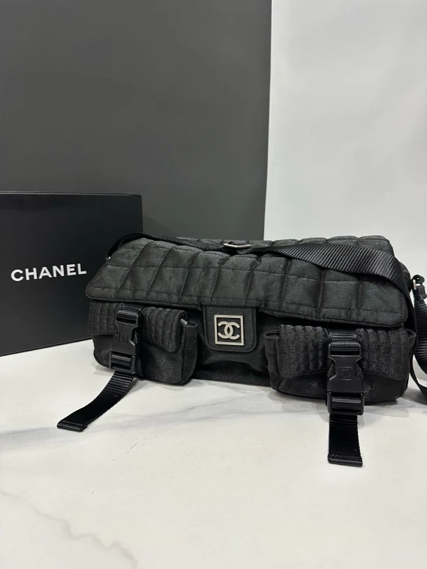 95新 Chanel/香奈儿 运动方标机场包10开33cm/JJ4100205