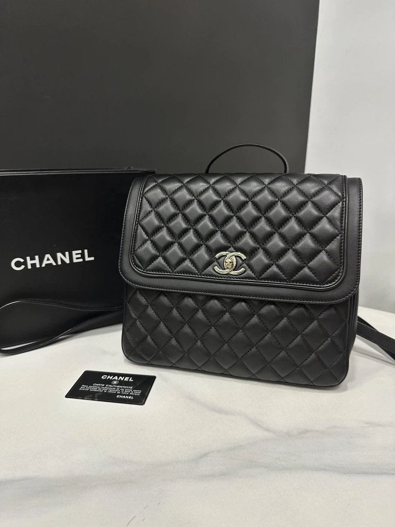 95新 Chanel/香奈儿 黑金菱格双肩包26开卡26cm/JJ4082315