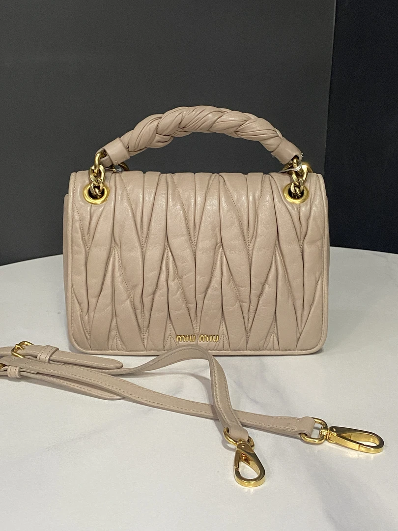 95新  街角/MIUMIU单肩包22Cm/JJ3061119