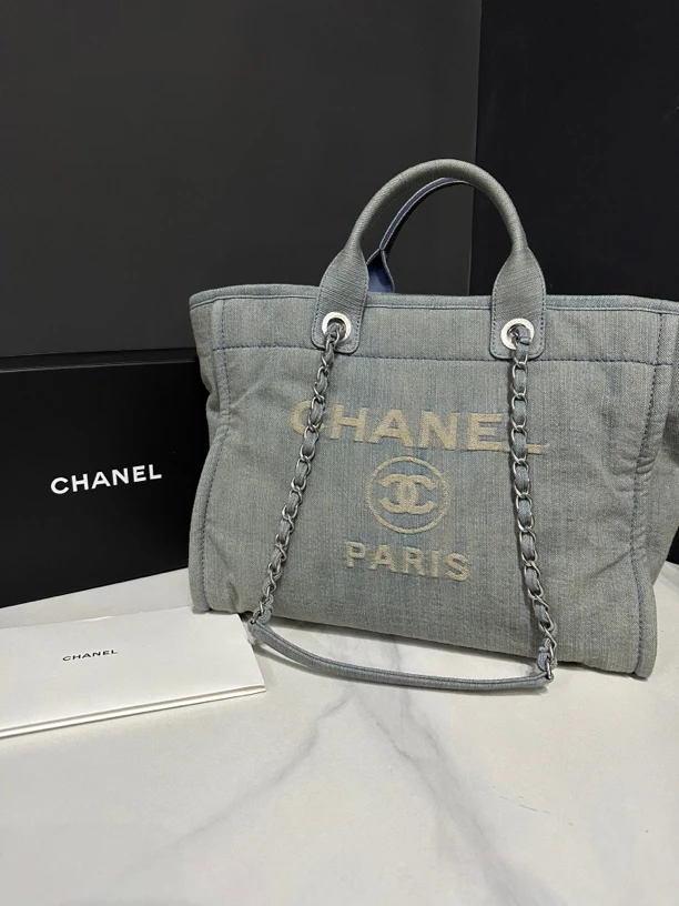 95新  街角/香奈儿23b水洗牛仔沙滩芯片36cm/JJ3112722