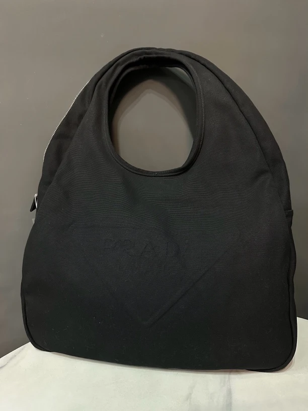 95新  街角/prada xxl hobo 48cm/57596589