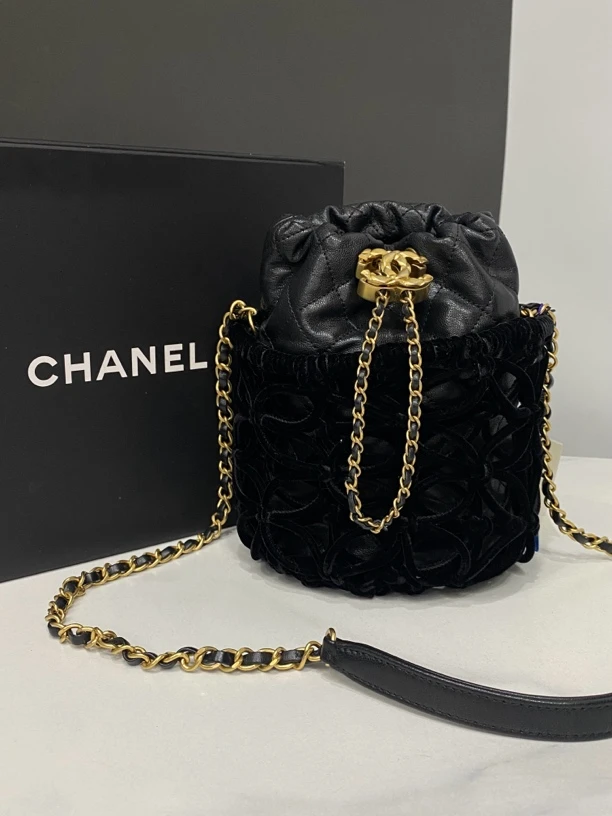 95新 Chanel/香奈儿 21手工坊丝绒网兜水桶包芯片15Cm/JJ04090414