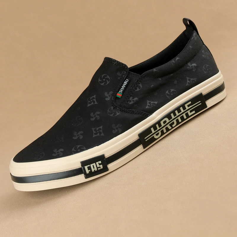 2024春季新款透气时尚百搭潮流帆布鞋帅气透气男鞋时尚一脚蹬板鞋