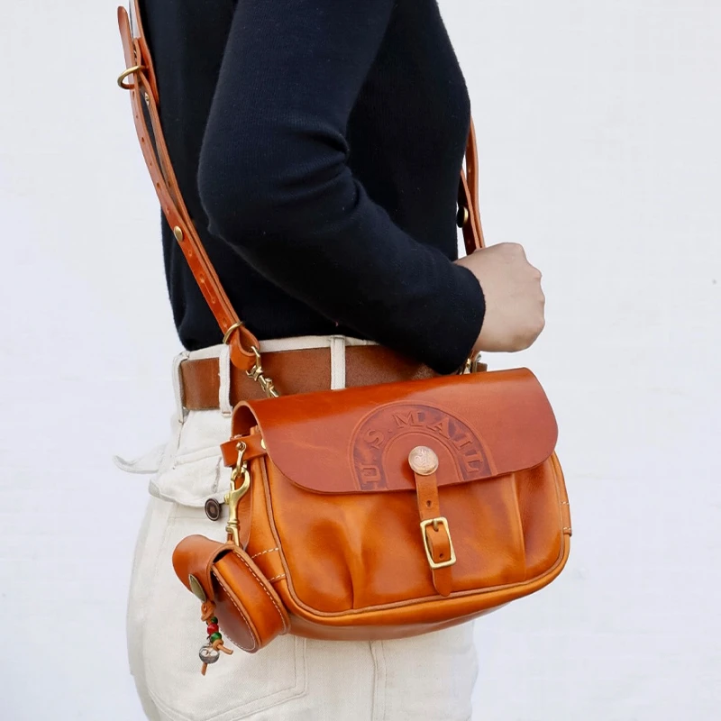 2025新款复古手工男单肩斜挎包牛皮小包植鞣皮骑行背包邮差真皮
