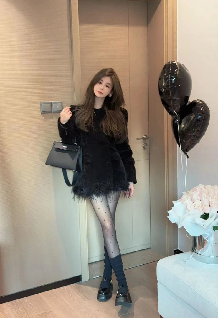 米娜家网红【财阀千金】黑色显瘦冬季流苏西装款羽绒服