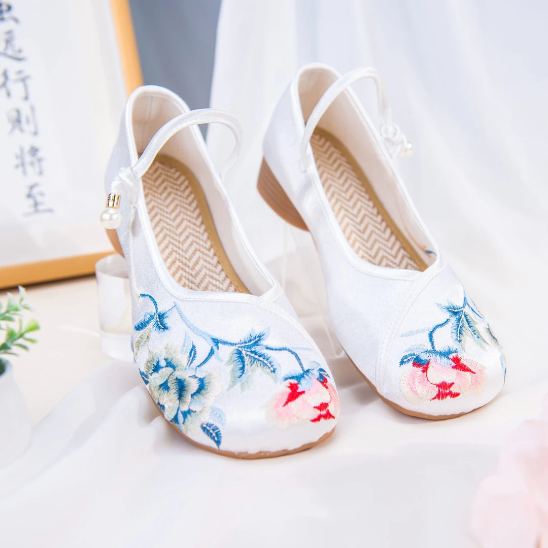 《寒梅》夏季中国风老北京布鞋软底平跟民族风绣花女鞋3111-9