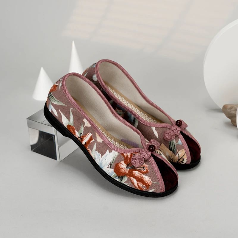 2024春秋季新款透气软底鞋民族风平底居家室内外穿单鞋131-22