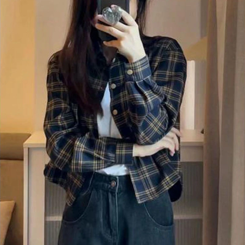 格子衬衫女士2025年春秋新款短款外套上衣宽松休闲小个子长袖衬衣