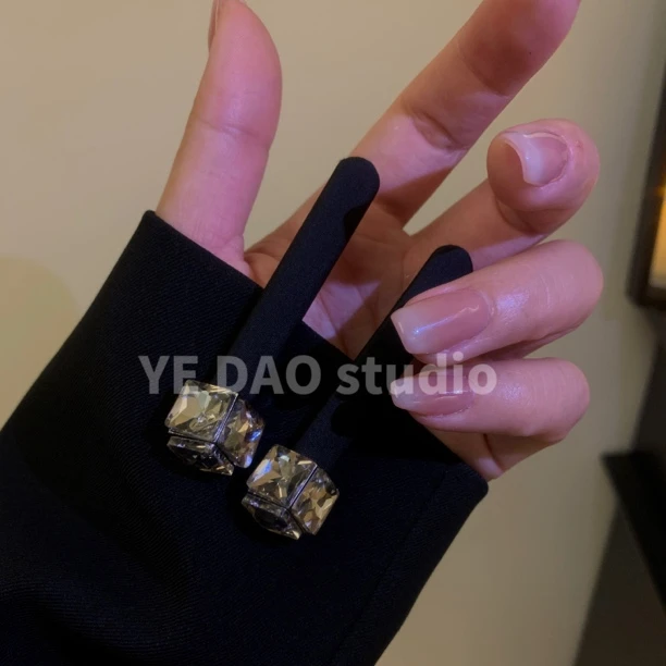 闪闪发光三面立体造型轻奢镶嵌发夹气质百搭彩色发卡女复古鸭嘴夹