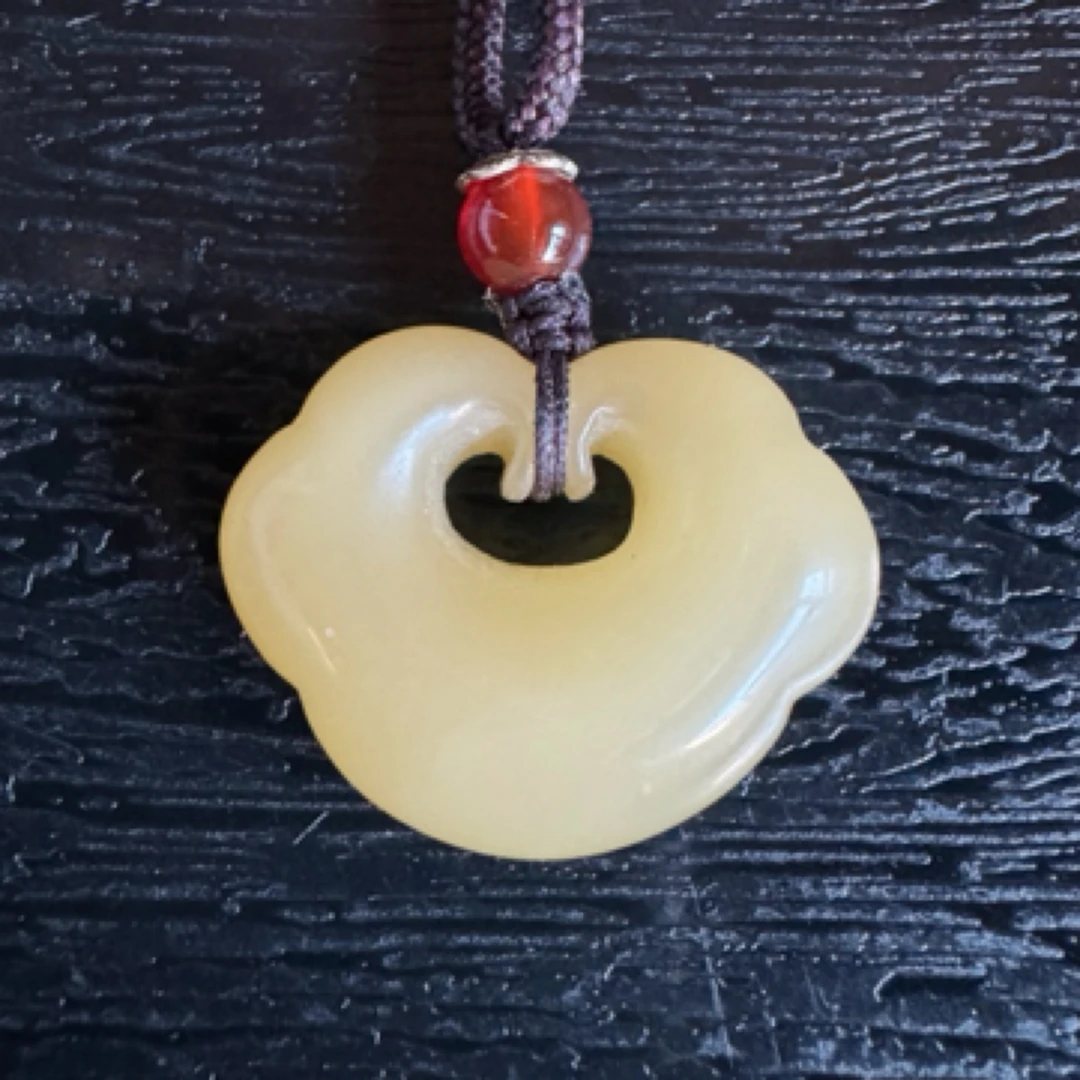 寿山石绿若通芙蓉《如意锁》挂件