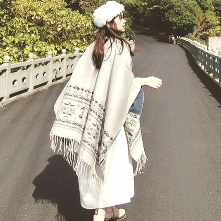 旅行大披肩女仿羊绒外搭双面民族风斗篷几何花纹流苏空调房披风夏