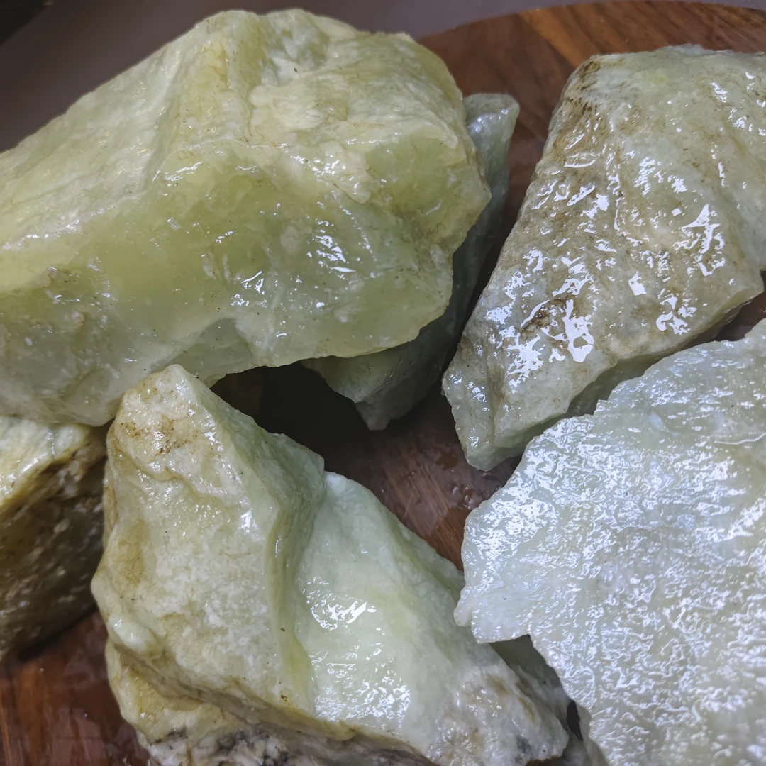 纯天然玉石岫玉原石 随机发货发其中一 要哪个可以跟主播备注