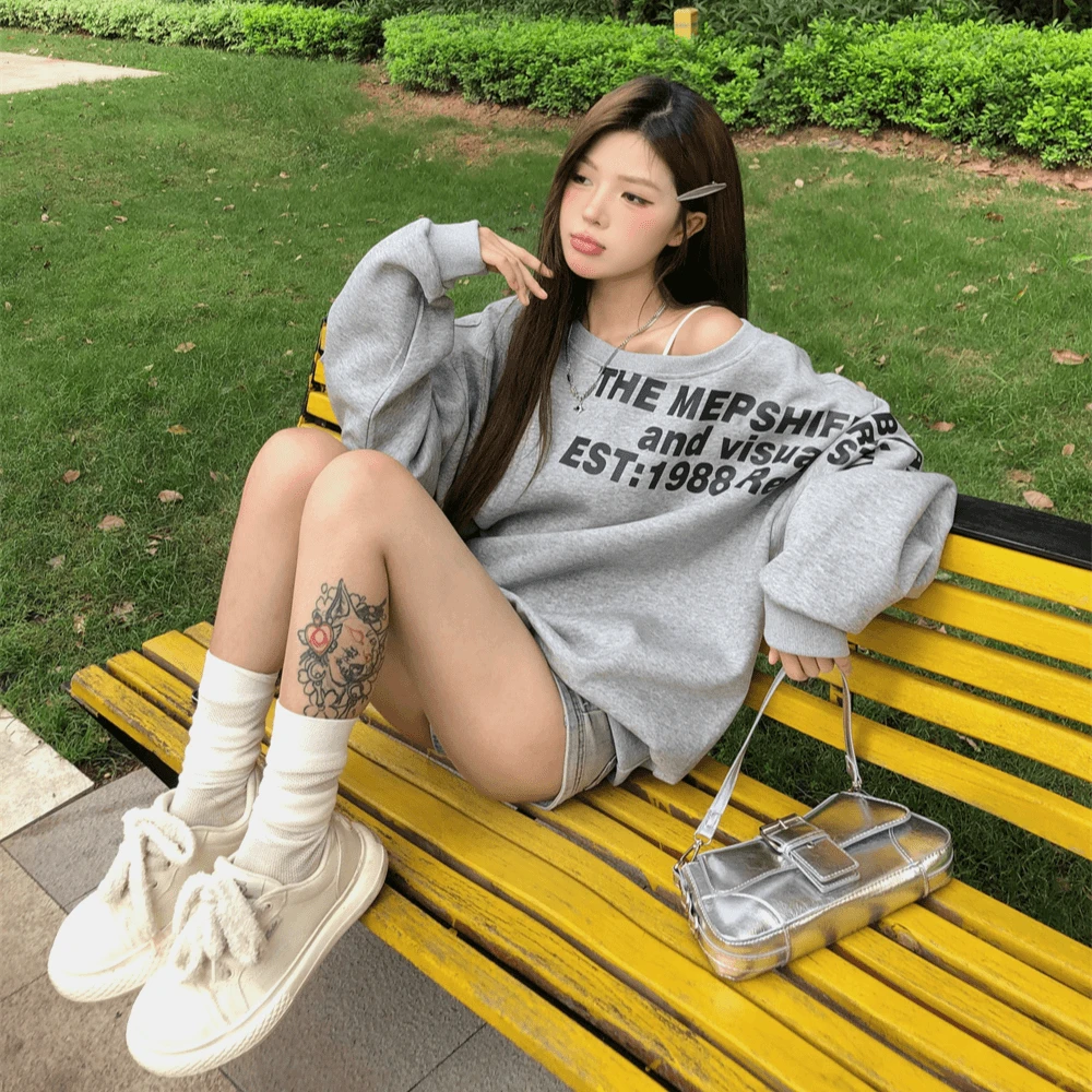 美式复古慵懒风斜肩卫衣女早秋辣妹风字母长袖套头宽松上衣高能感