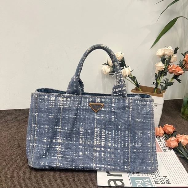 95新 Prada/普拉达 Prada沙滩手提包