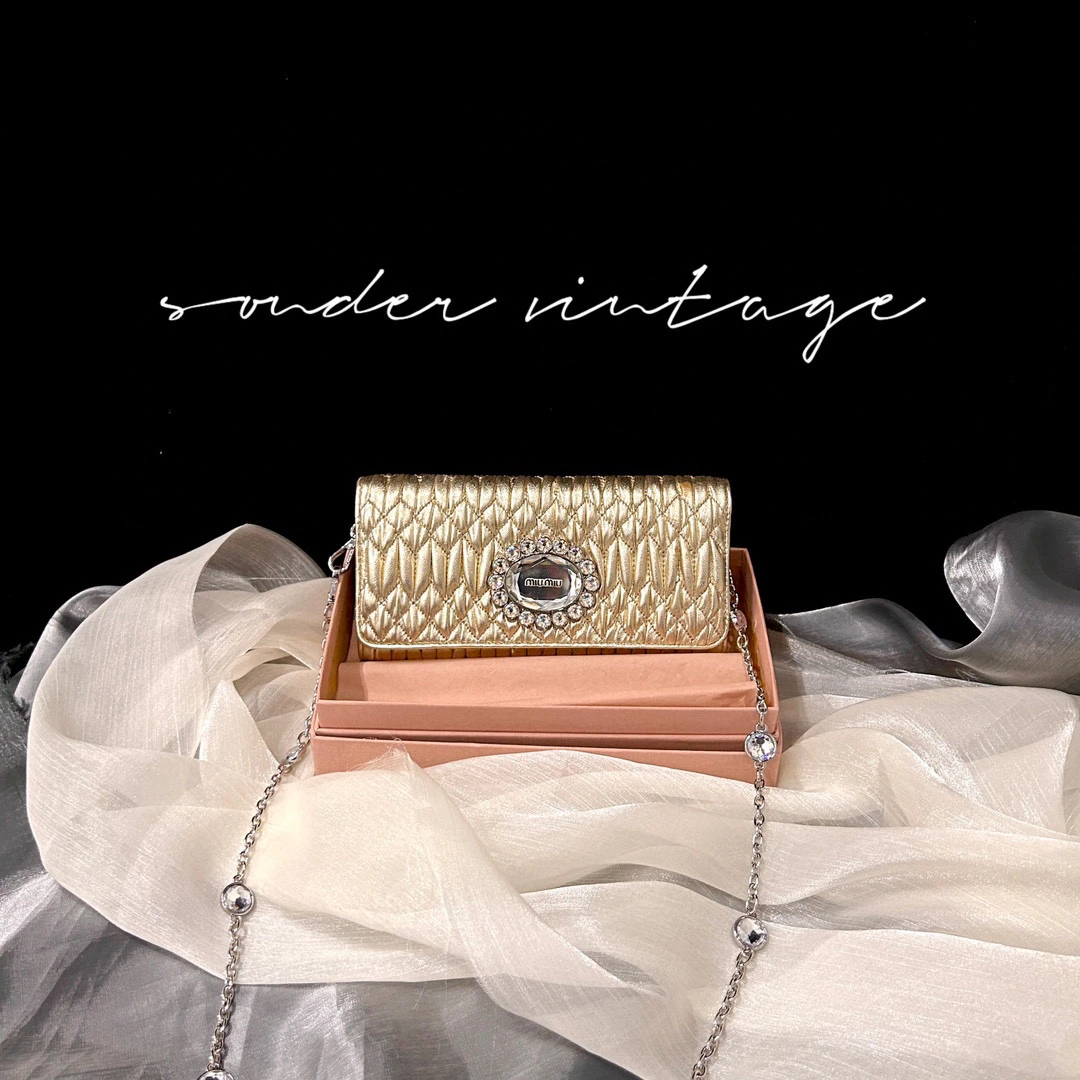 95新 MIU MIU/缪缪 miumiu单肩斜挎包（钱包）