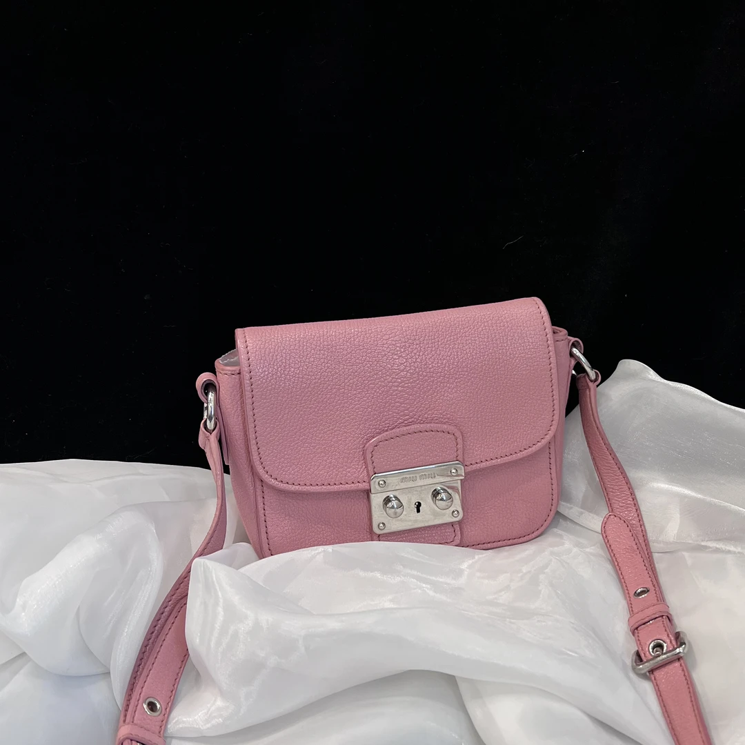 95新 MIU MIU/缪缪 miumiu单肩斜挎包